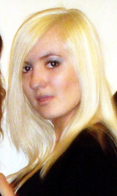 Blonde vrijgezel opzoek naar stoere sexy man.