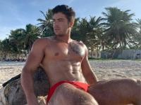 Misschien kan je mij vertellen waarom jij hier bent aangemeld. 