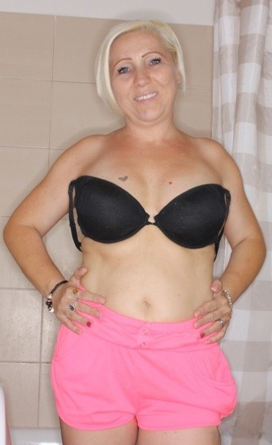 Ik ben een vrouw dat nieuwsgierig is naar meer