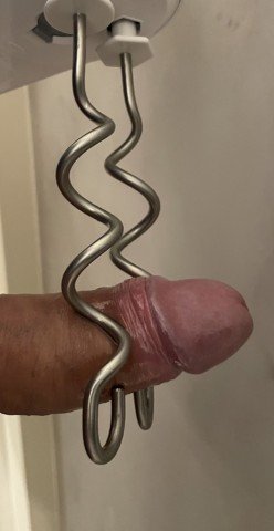 Kinky vrouw voor experiment op pik gezocht