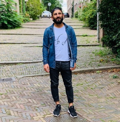 Gewoon een man die seks wilt hebben met een andere man. Kom je even wi