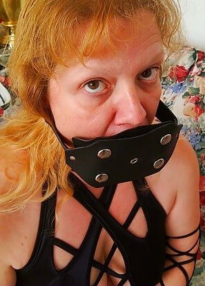 Ik ben heel onderdanig wil jij heel streng zijn voor mij?