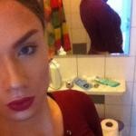 Wie wil met mij bloemetjes buiten zetten? 