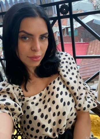 Professional escort girl Kira 