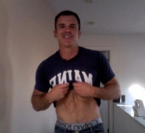  Met wie kan ik stiekem contact krijgen?