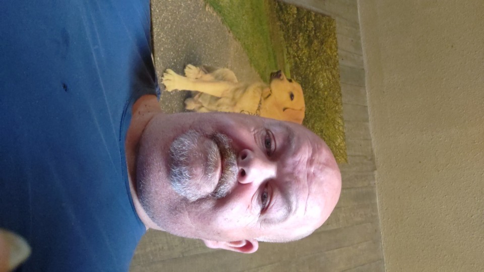 Grote knuffelbeer zoekt een leuke vrouw voor een sexrelatie!