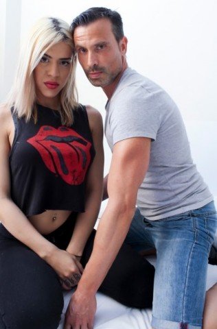 Zal jij het geil vinden om met ons een trio aan te gaan?