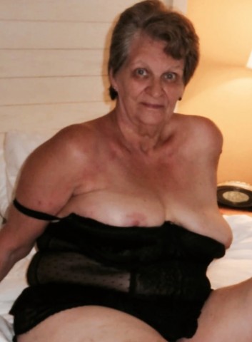 Zin om lekker te seksen met oma?