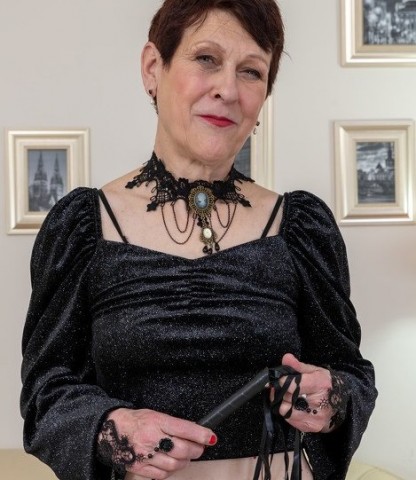 Streng vrouwtje wil een willige man onderhanden nemen.