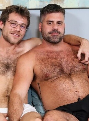 Getrouwd gay stel is op zoek naar een man voor een trio