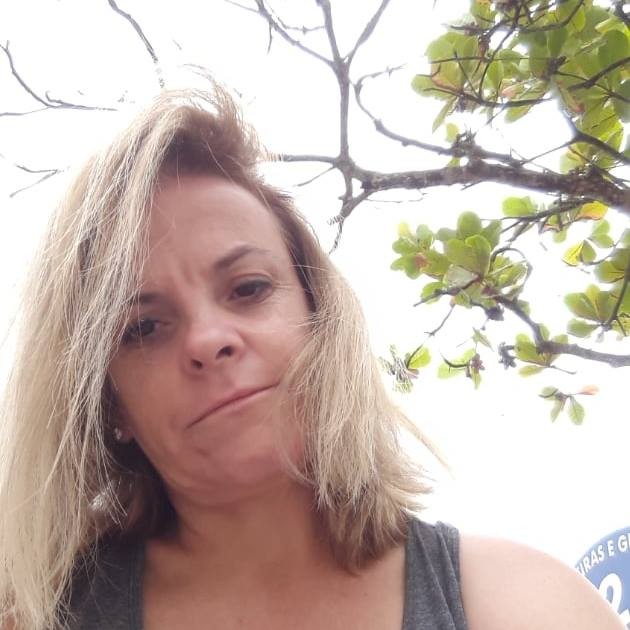 Zelfstandige leuke en gezellige man waar ik mee kan lachen