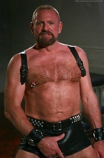 Ik ben op zoek naar een onderdanige man