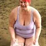 Ga jij lekker mee naakt zwemmen met deze dame? 