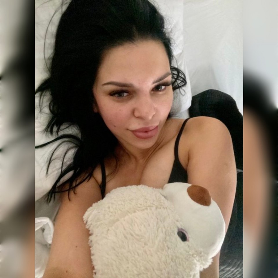 An intimate moment and a relaxing massage in complete discretion.