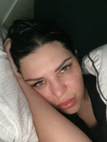 An intimate moment and a relaxing massage in complete discretion.