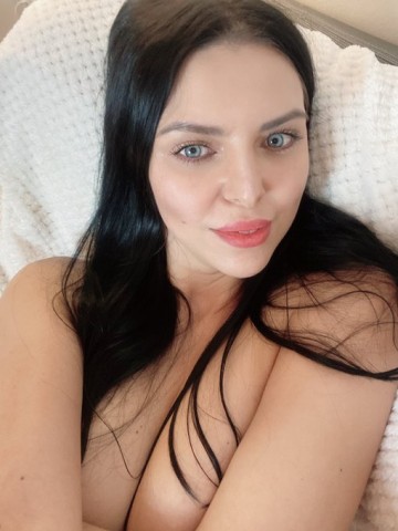 An intimate moment and a relaxing massage in complete discretion.