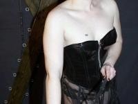 2 jonge meesteressen zijn op zoek naar man of slaaf!