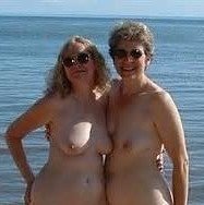 Wij zoeken een man die een geil trio met ons wil beleven!