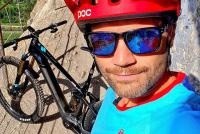 Ik ben op zoek naar een leuke dame waarmee ik samen kan fietsen.