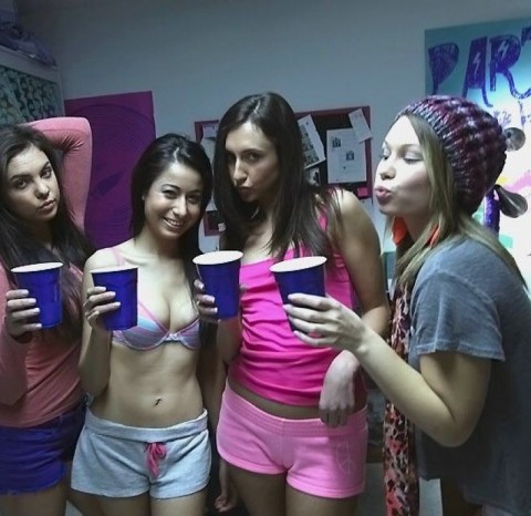 Interesse in de geilste seks met veel meiden?