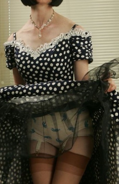 Onder geplast slipje uit te likken!