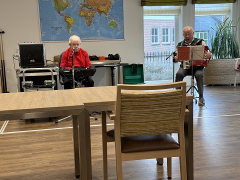 man  zoekt  vrouw  voor  Zondagsmiddags  vanaf  14;00 uur