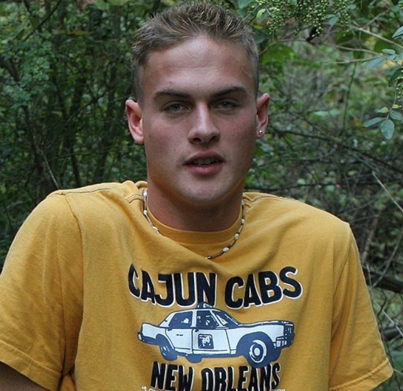 Hoe geil zou het zijn als jij lekker in mijn mondje zou komen plassen?