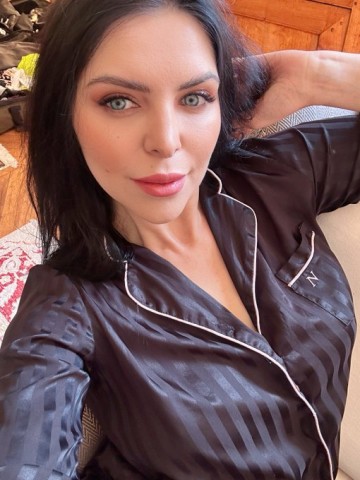 Kira – Elegance, sensuality and relaxation 