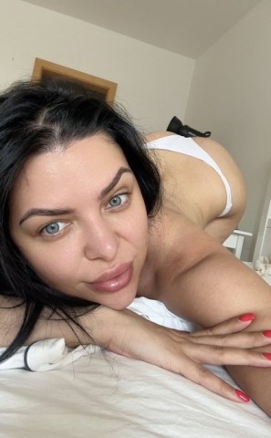 Kira – Elegance, sensuality and relaxation 
