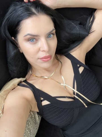 Kira – Elegance, sensuality and relaxation 