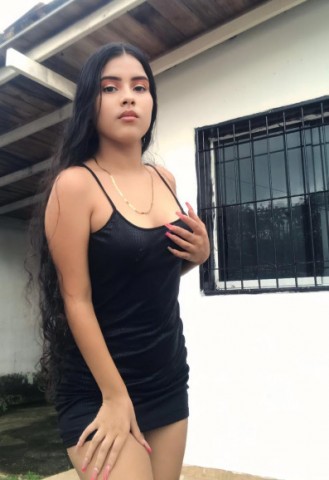 Hot babe zoekt daddy.