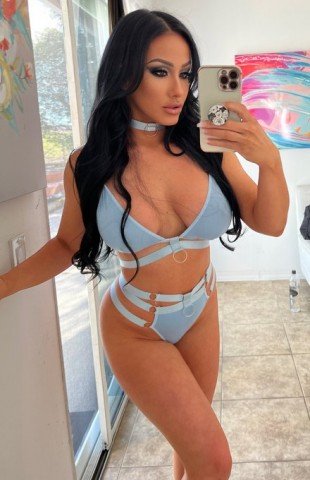 Professionele escortdame Jennifer  writes