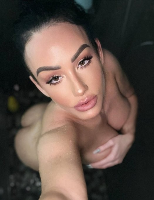 Professionele escortdame Jennifer  writes