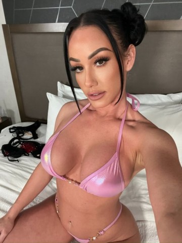 Professionele escortdame Jennifer  writes