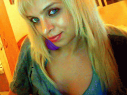 Lekkere blondine wil jou verwennen