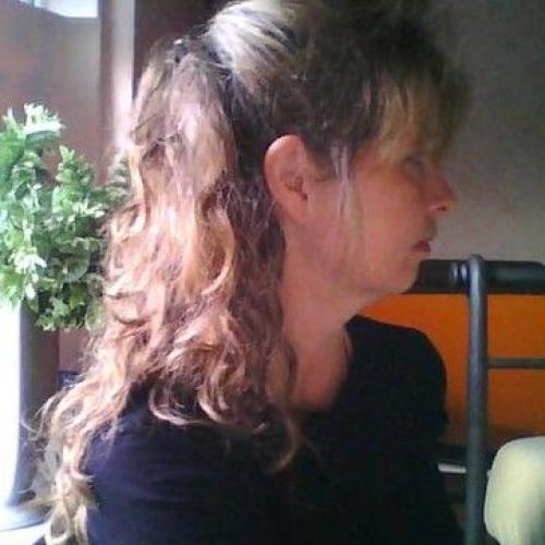 ben een 46 jarig vrouwtje, wil graag lekker genieten van een mooie man