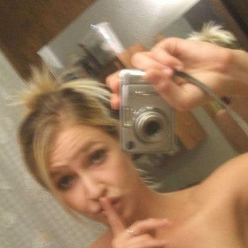 misschien zitten wij dan wel samen gezellig lekker knus op de bank