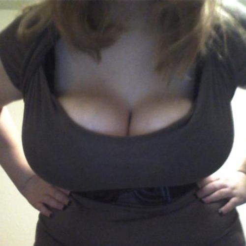 vrouw met heerlijke volle borsten?? 