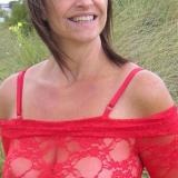 Gebonden vrouw zoekt discreet contact. Ben spontaan en open en hou van