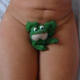 Ik ben een gezonde belgische vrouw. zie er goed. uit hou van gek doen 