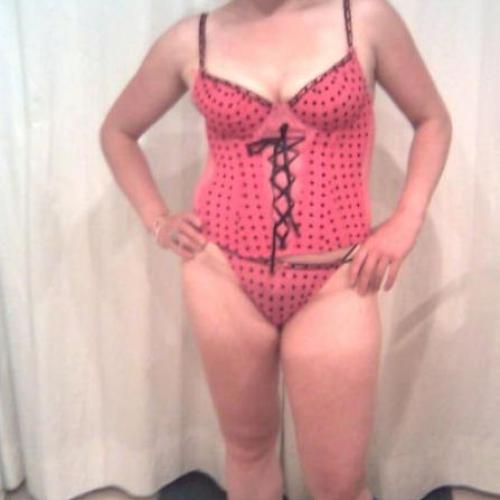 ben een slanke vrouw met cup D en dol op seksuele fantasieen en ervari