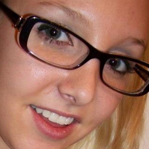 ben een 18 jarige studente op zoek naar een leuke date