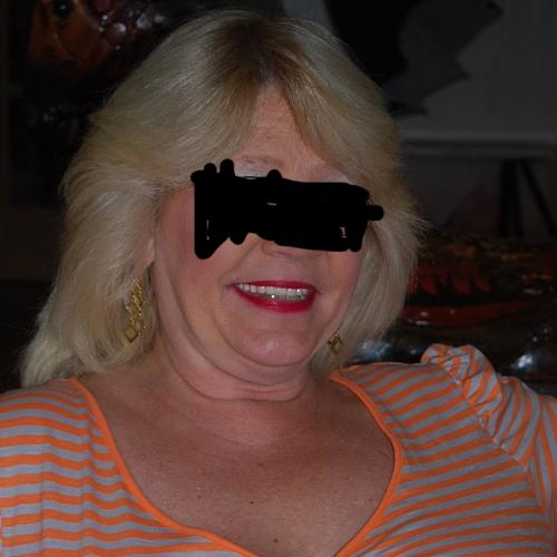 gescheiden vrouw van 60jr, maar de stoute poes zit nog in mij