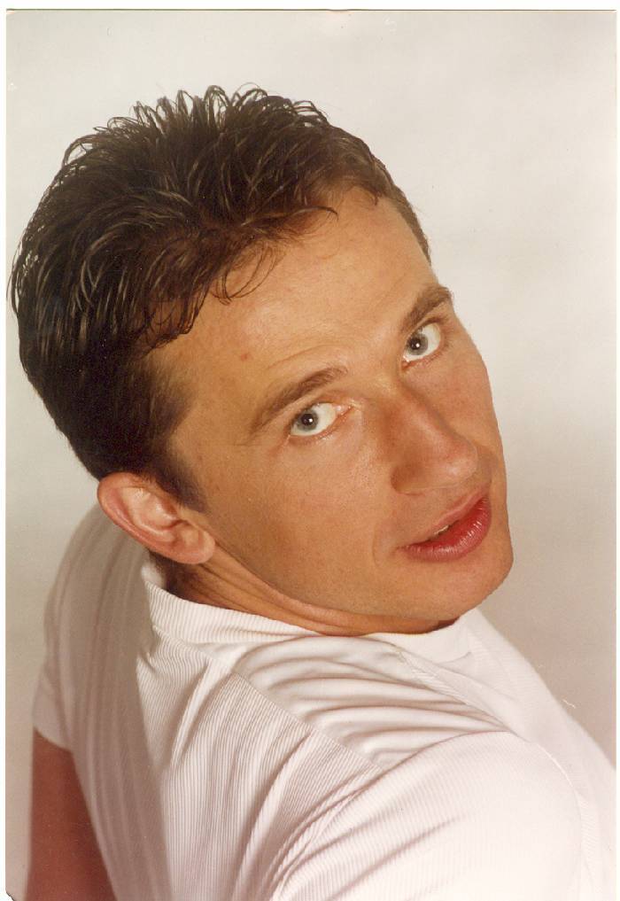 KNAPPE GIGOLO VERWENT DAMES