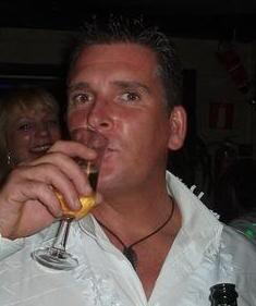 MIKE (47) houdt van orale sex - anaal - gay         .