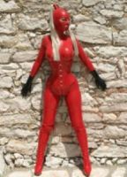 Ik ben dol op mijn rode catsuite met masker of andere geile lingery ji