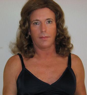 Travestie of meesteres gezocht