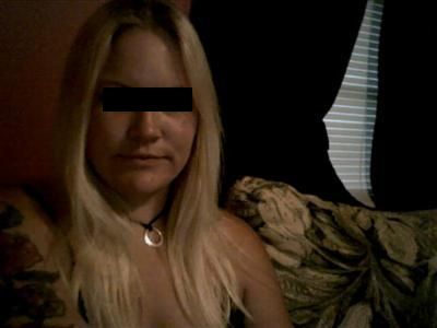 blonde meid van 25 zoekt een hete date