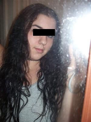 lekkere 19 jarige limburgse meid zoekt een geile sex-date