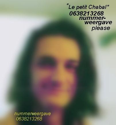 Ben jij LANGE - VROUW..?? met KLEINE BORSTEN..?? lang steil haar?